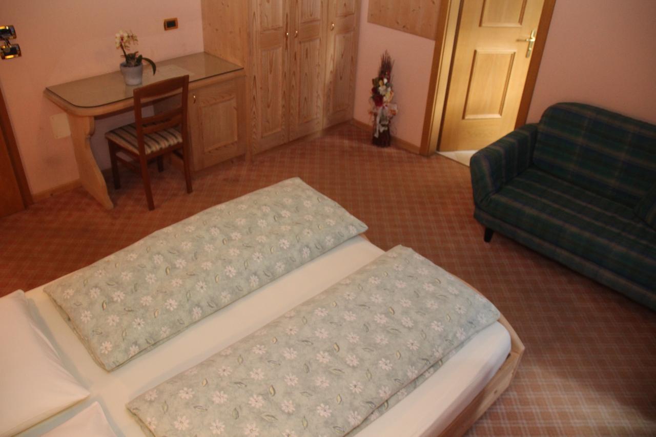 Albergo Caravasc 利维尼奥 外观 照片